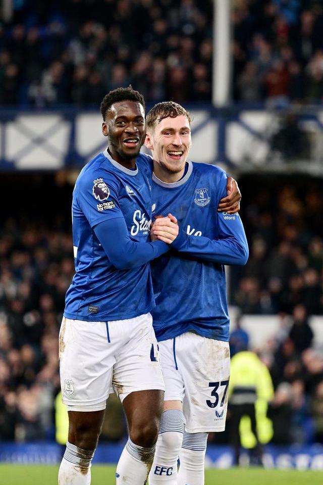 开云体育平台APP-埃弗顿遭遇连败，面临保级压力的简单介绍