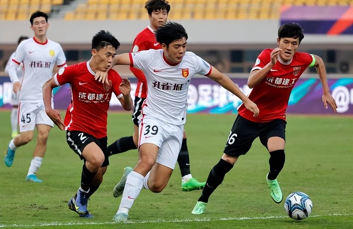 开云平台-中场组织展现优势，球队进攻方式如虎添翼的简单介绍