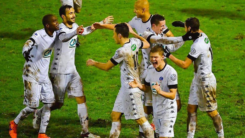 亚眠客场大胜图卢兹，逆转胜利