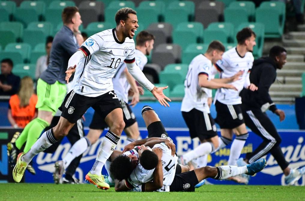 欧洲预选赛中球员战术配合默契 欧洲预选赛中球员战术配合默契