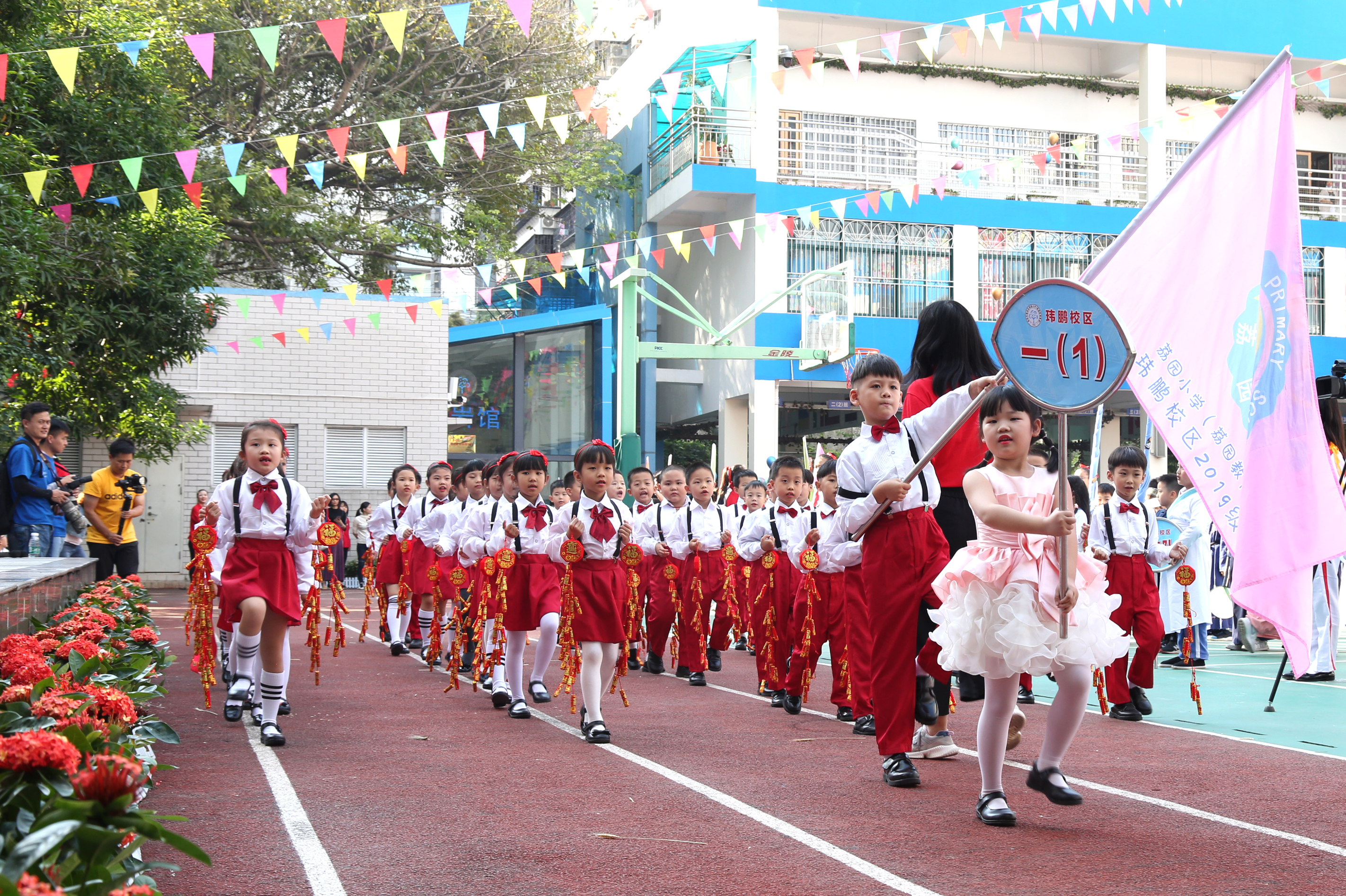 精彩纷呈!欧预赛展现激情比赛的简单介绍 精彩纷呈!欧预赛展现激情比赛的简单介绍