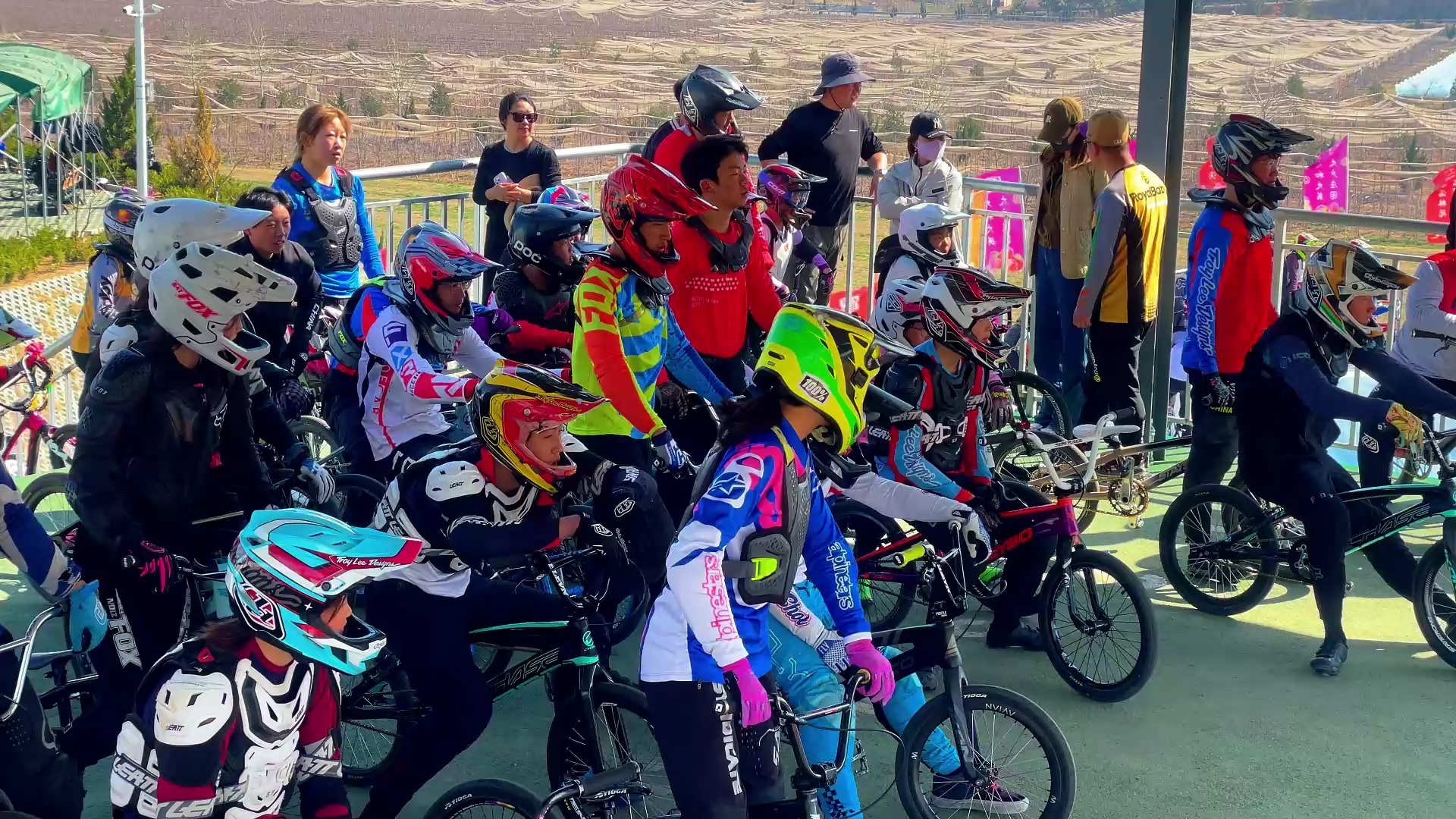 开云平台-小轮车比赛激情澎湃，选手们风驰电掣的简单介绍