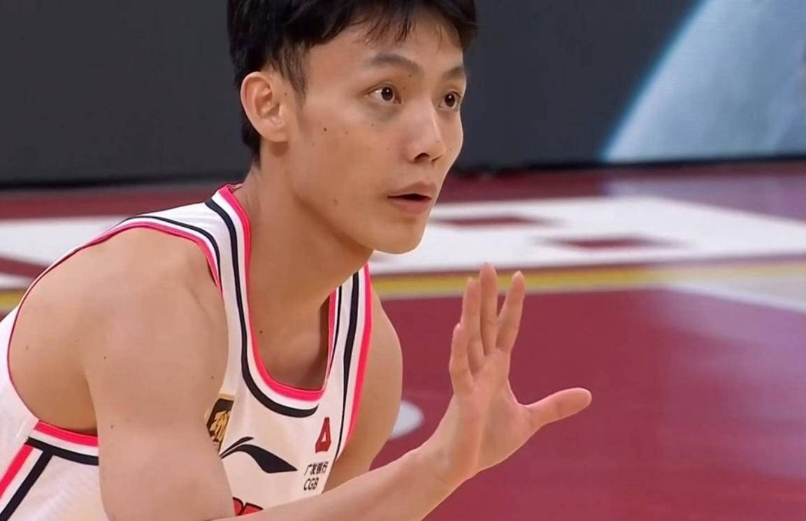 关于广东男篮场下发挥出色,圈粉无数的信息 关于广东男篮场下发挥出色,圈粉无数的信息