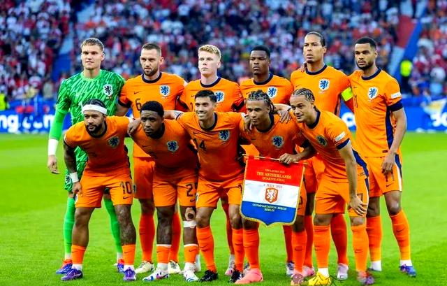 开云体育登录-荷兰队实现逆转，晋级下一轮比赛