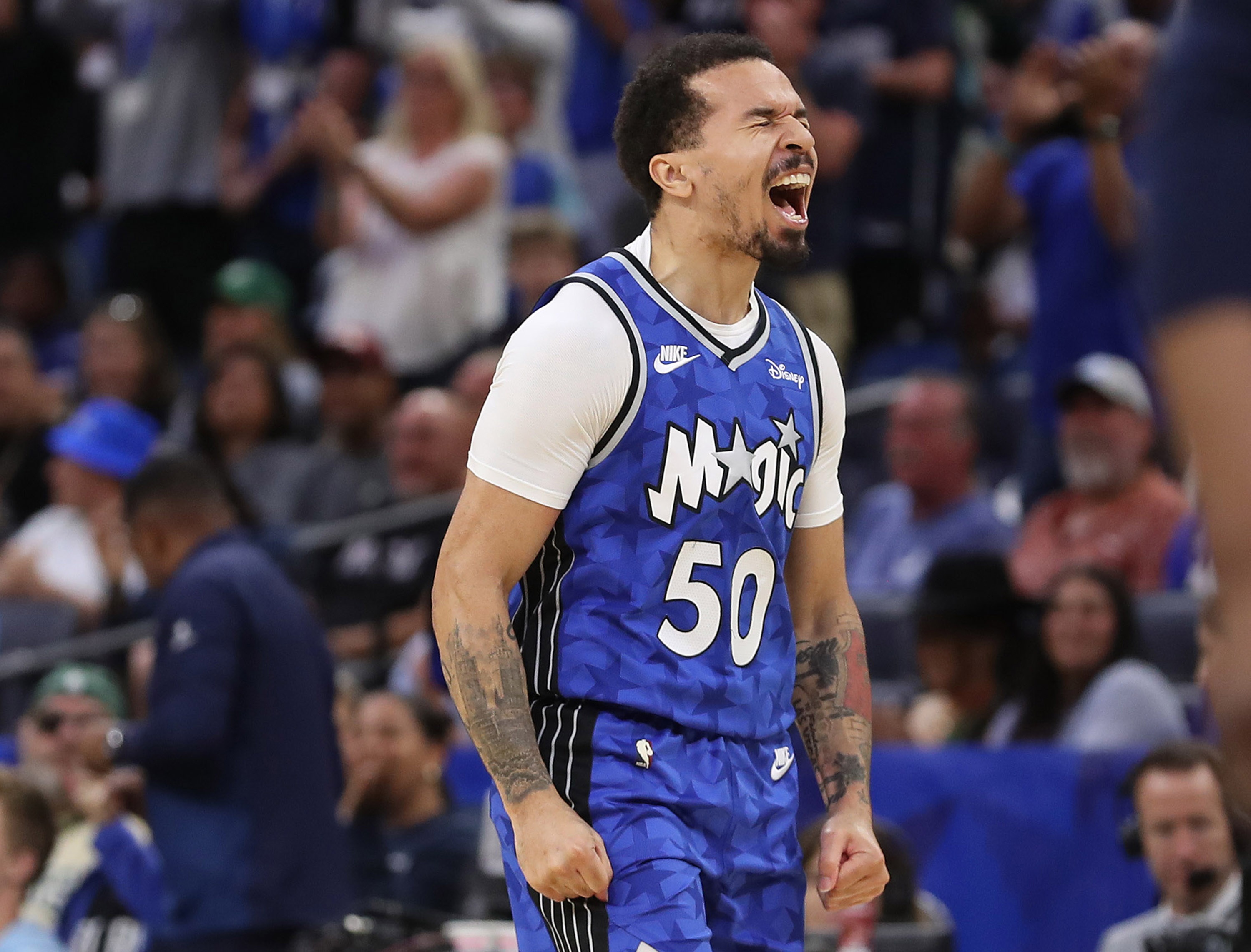 包含热火大胜魔术，继续巩固东部榜首位置的词条