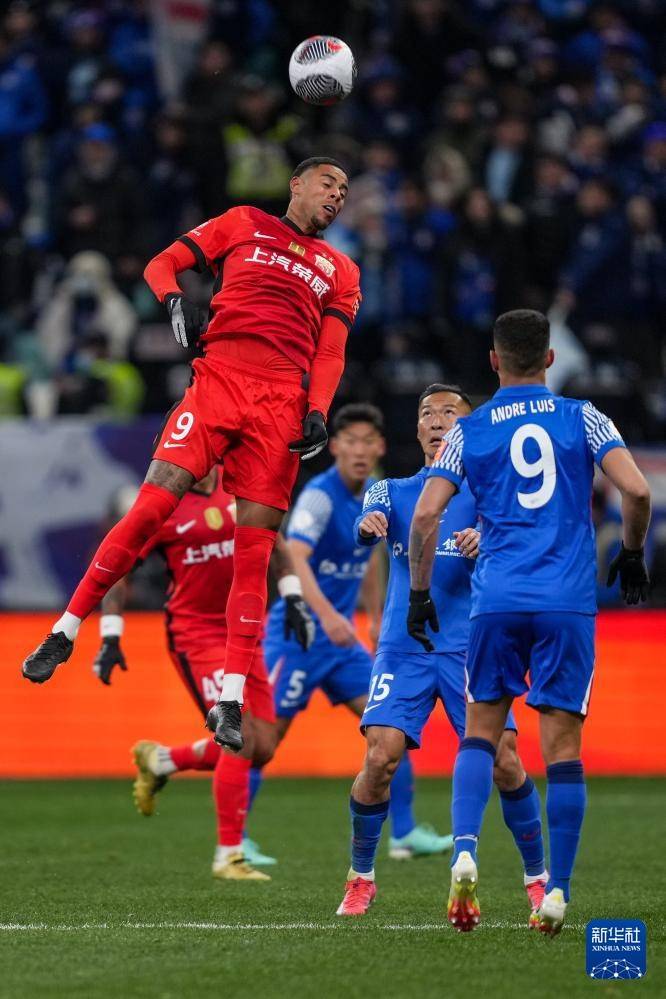 关于上海申花队员展现实力，取得胜利的信息