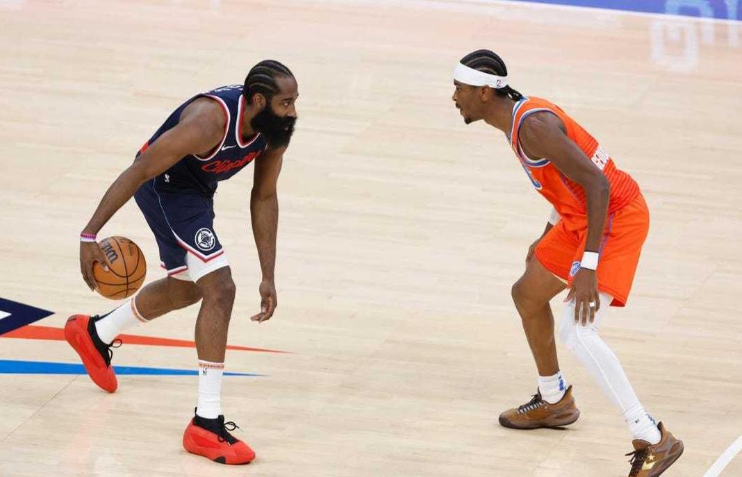 开云体育平台APP-NBA总决赛激烈拉锯战，双方实力均衡谁将胜出？的简单介绍