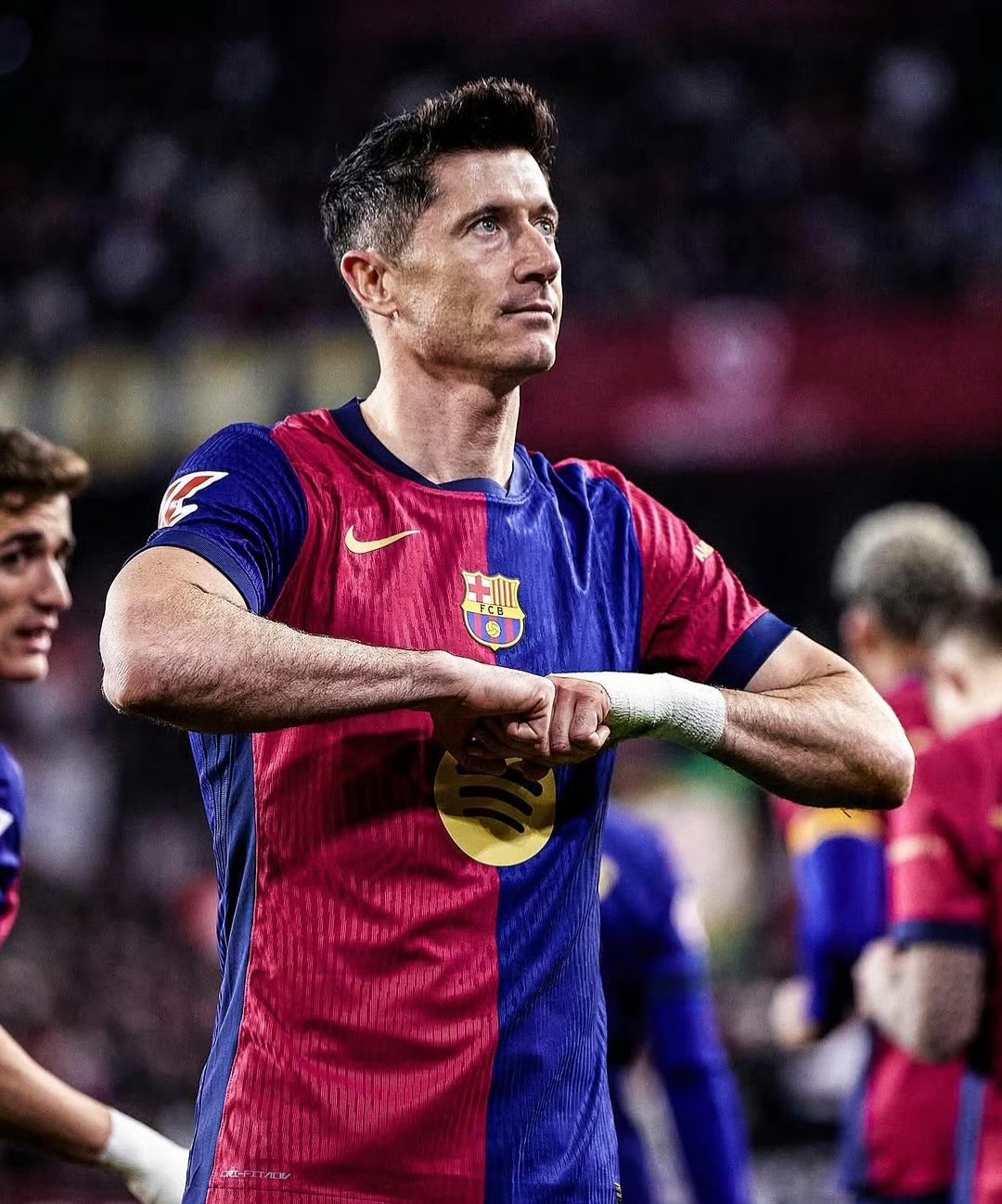 拜仁失误送礼,难逃命运 拜仁失误送礼,难逃命运