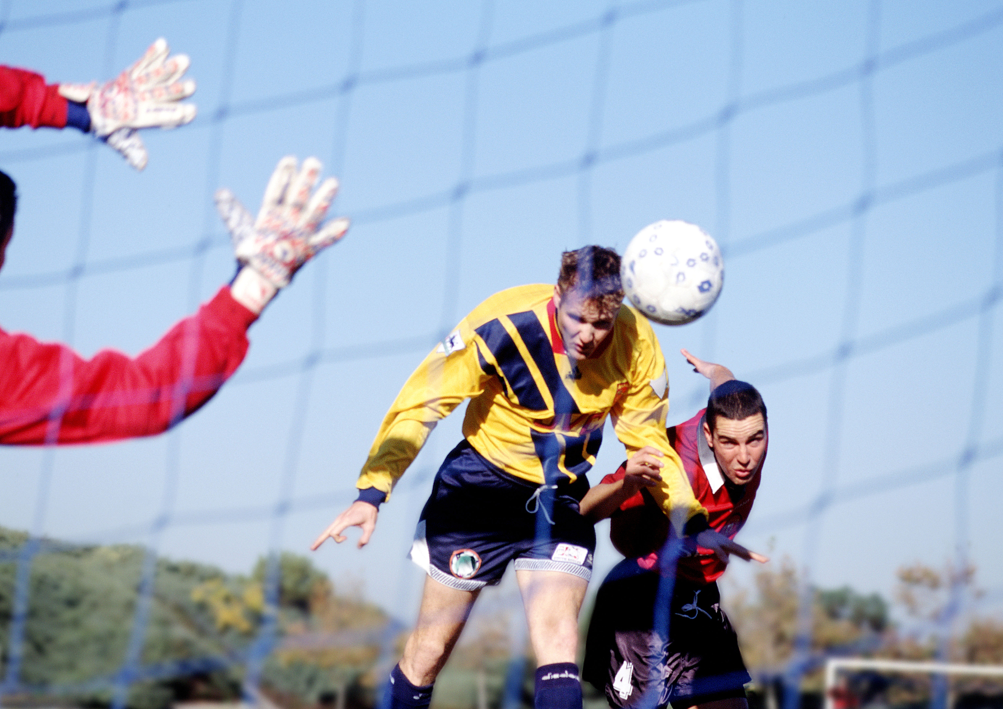开云平台-包含力争上游，球员拼尽全力奋战的词条