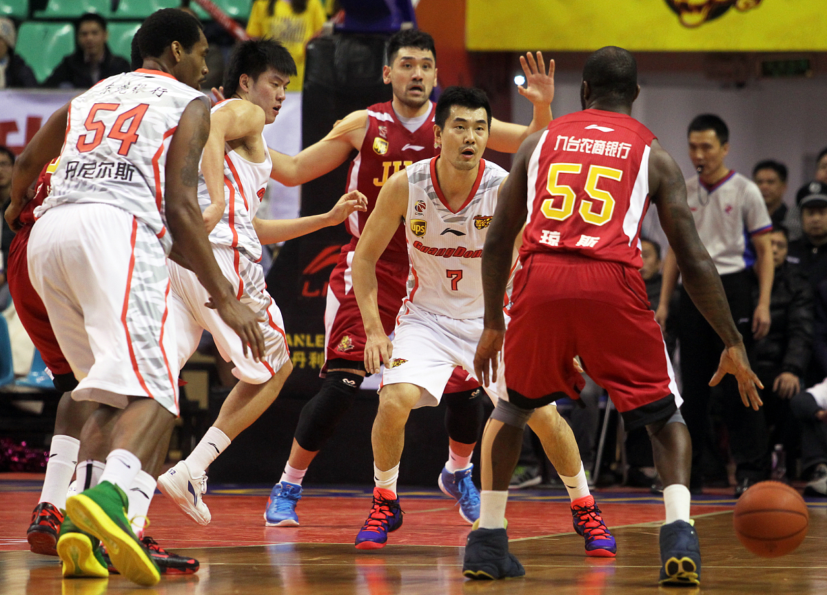 江苏队在客场比赛中获胜 江苏队在客场比赛中获胜