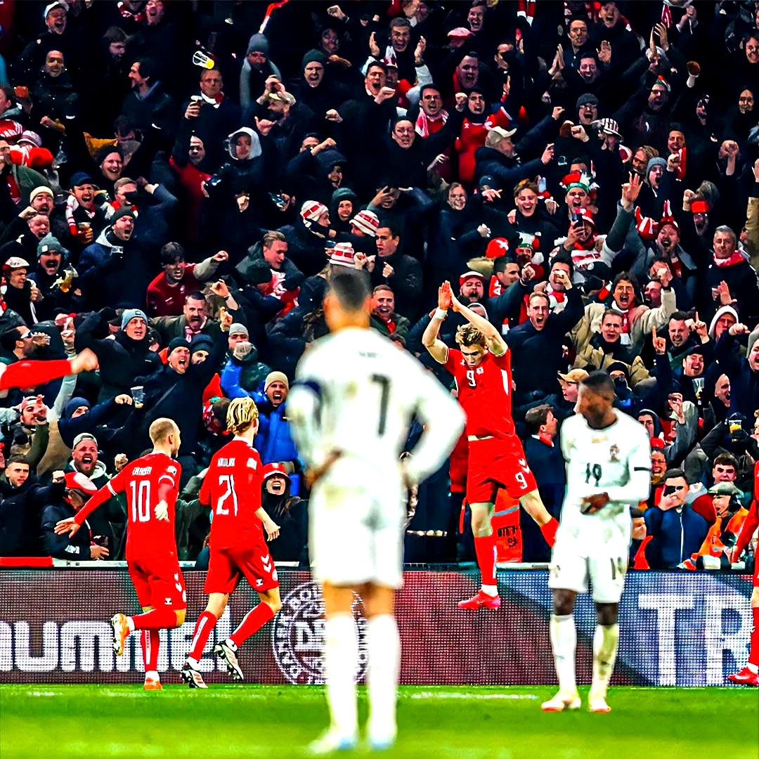 开云官网-关于足球高光瞬间，球员们斗志昂扬冲刺终点的信息