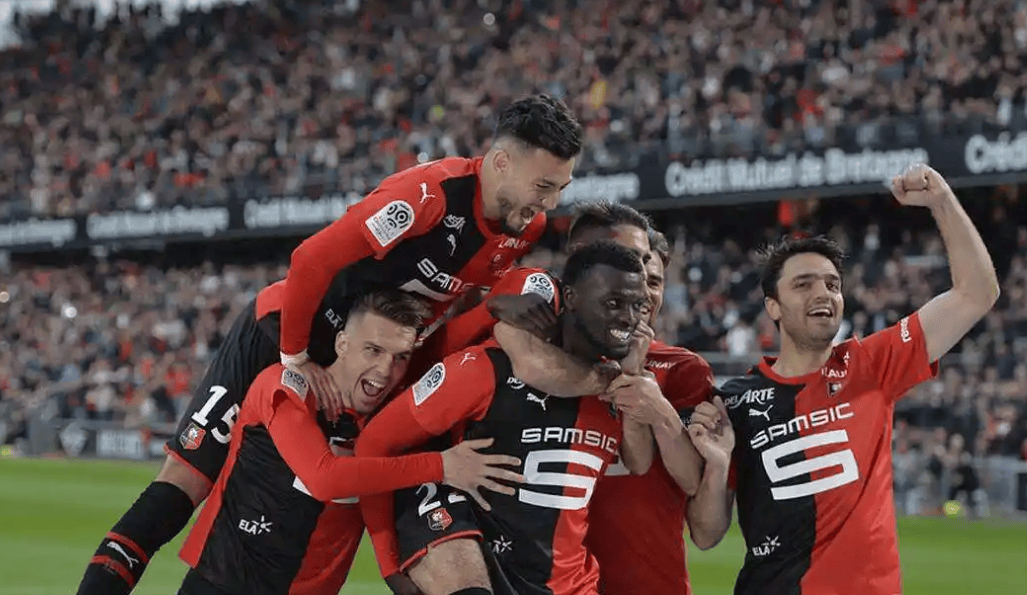 包含法甲强队碰撞：胜者晋级下一轮比赛的词条