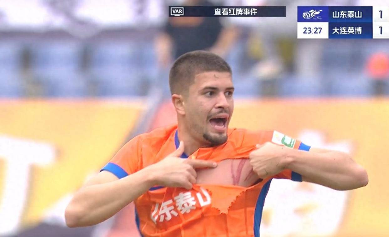 开云平台-包含比赛中红牌频现，裁判执法屡屡引争议的词条