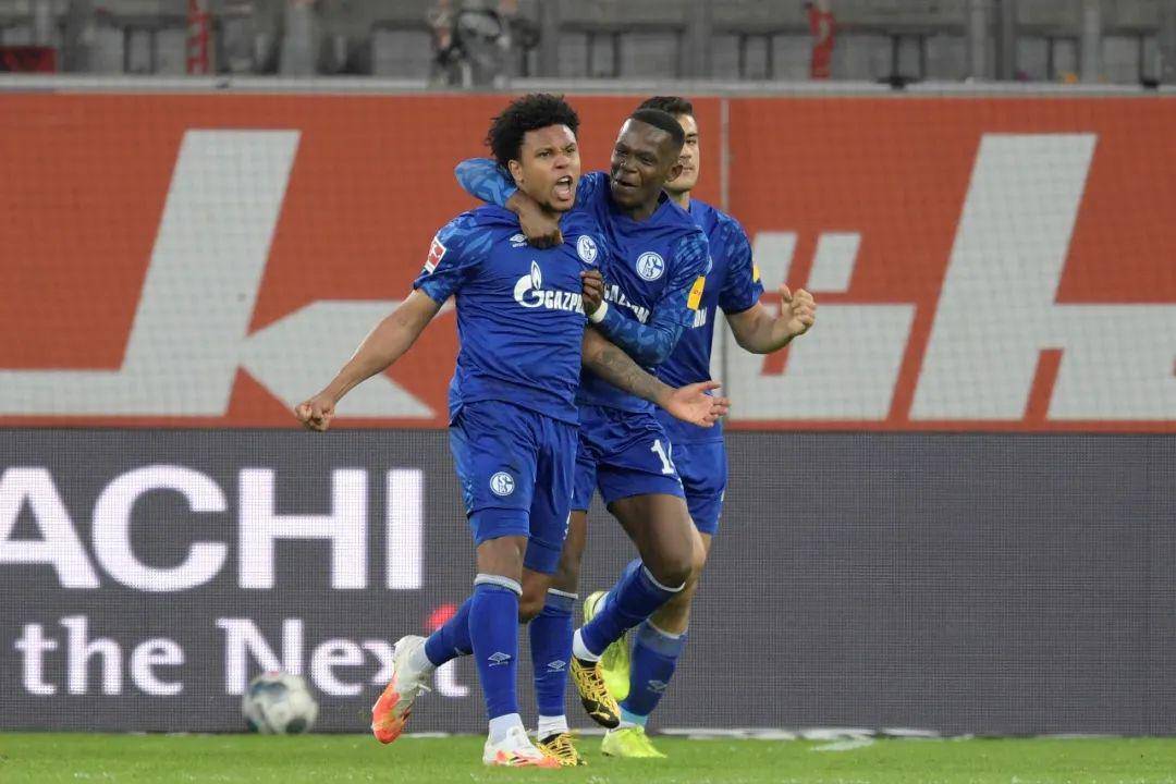 包含不来梅主场团结一致，取得胜利的词条