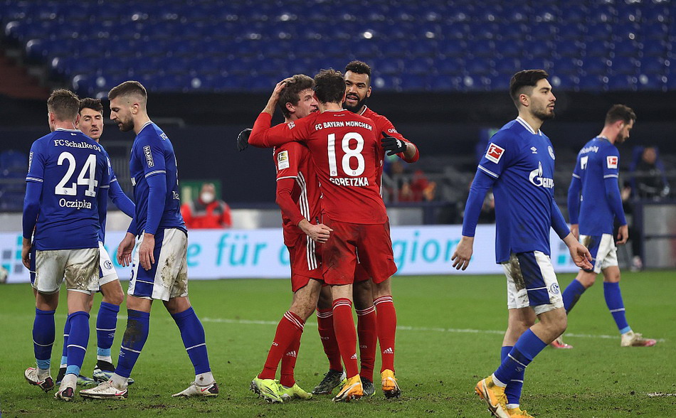 沙尔克04逆转取胜，实现联赛三连胜的简单介绍