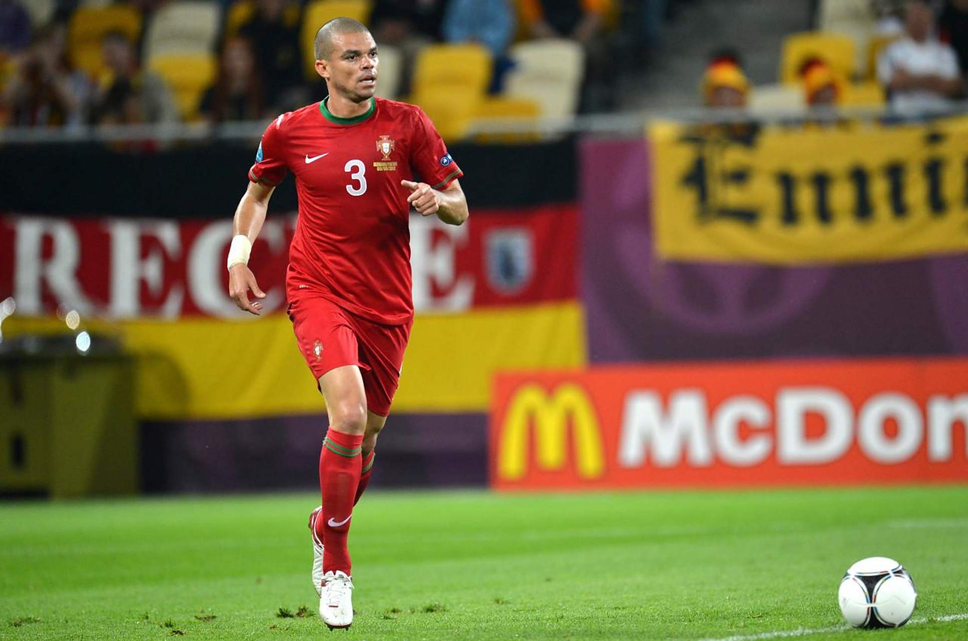 塞尔维亚逼平葡萄牙，积分榜上升的简单介绍