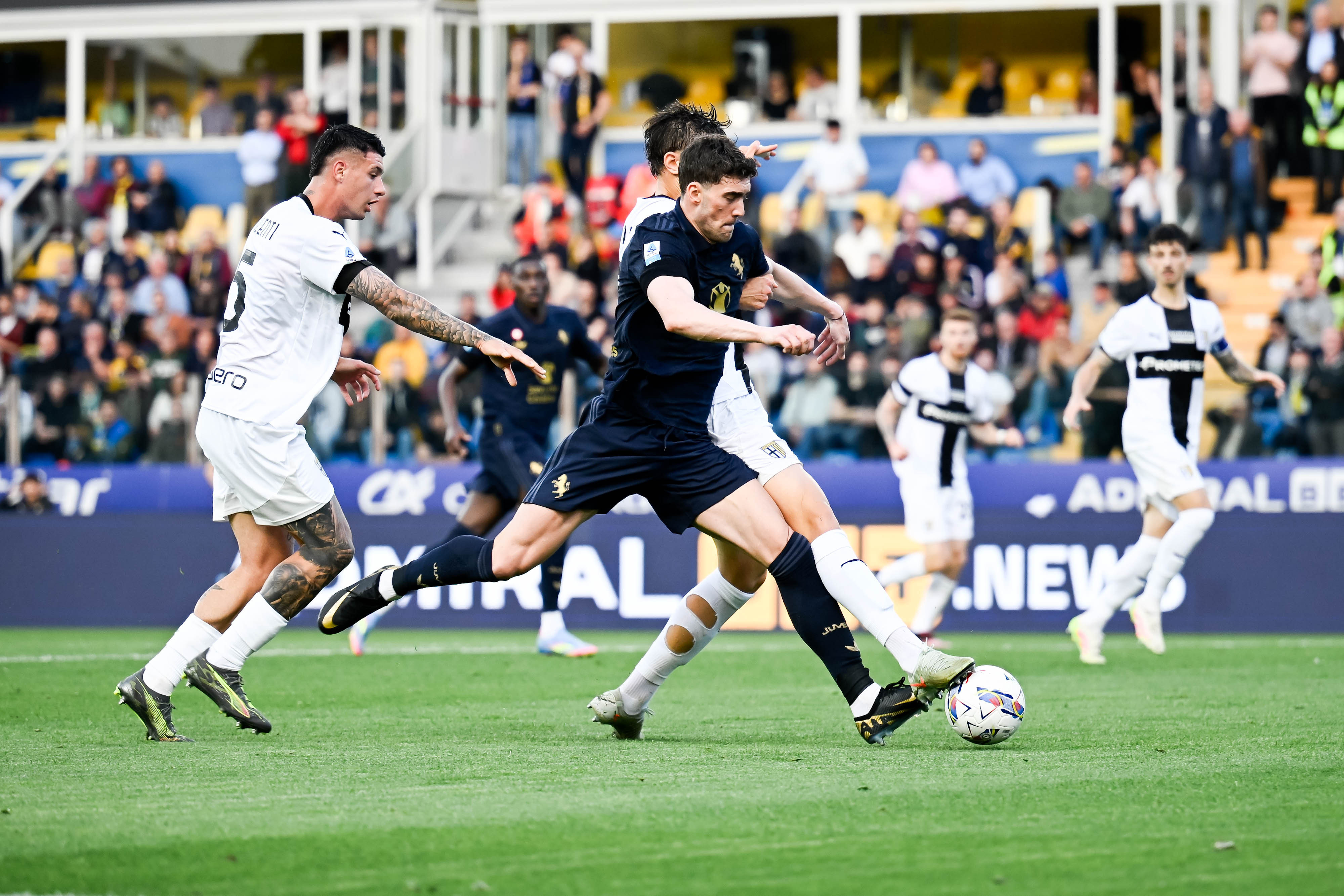 尤文图斯客场逆转,豪取三分 尤文图斯客场逆转,豪取三分