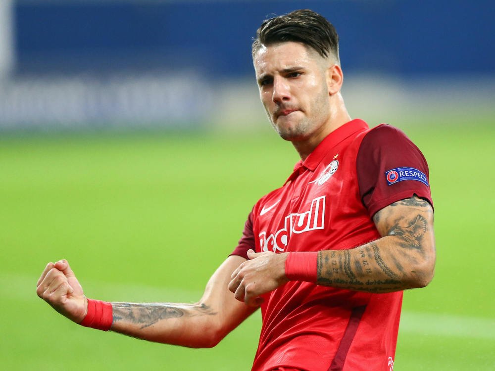 包含斯图加特球队不满连败，计划进行重大调整的词条