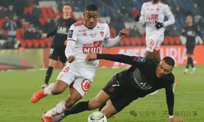 开云体育官网-柏林赫塔迎来三连胜，全队士气高涨