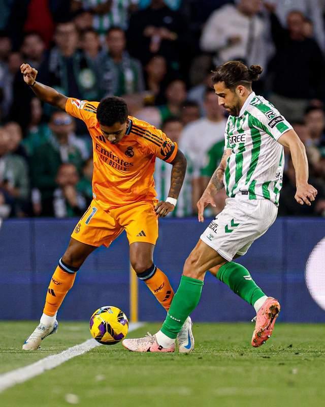 包含皇家马德里主场大胜,继续追赶领头羊的词条 包含皇家马德里主场大胜,继续追赶领头羊的词条