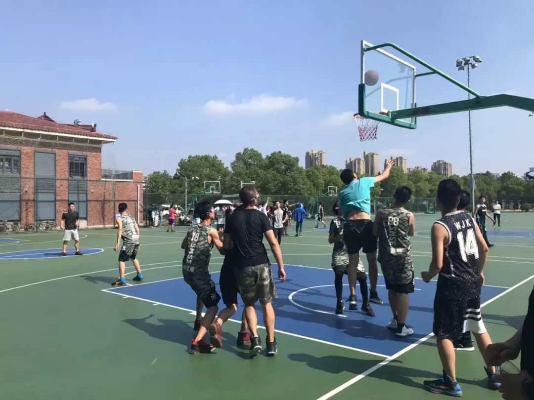 关于国际友谊赛：中德球队展开激烈对抗的信息