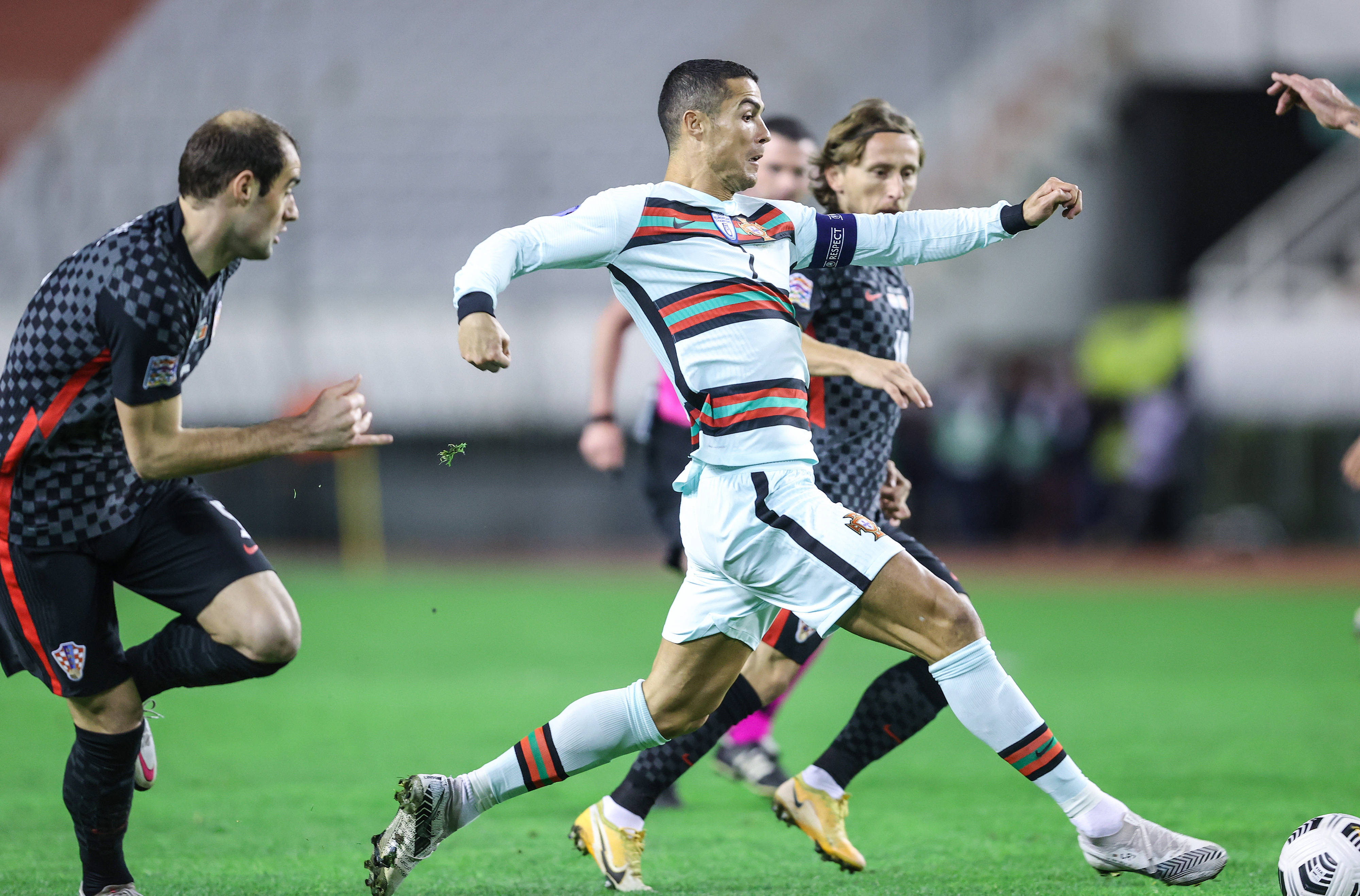 开云体育app-克罗地亚队惊险晋级，欧锦赛悬念重重的简单介绍