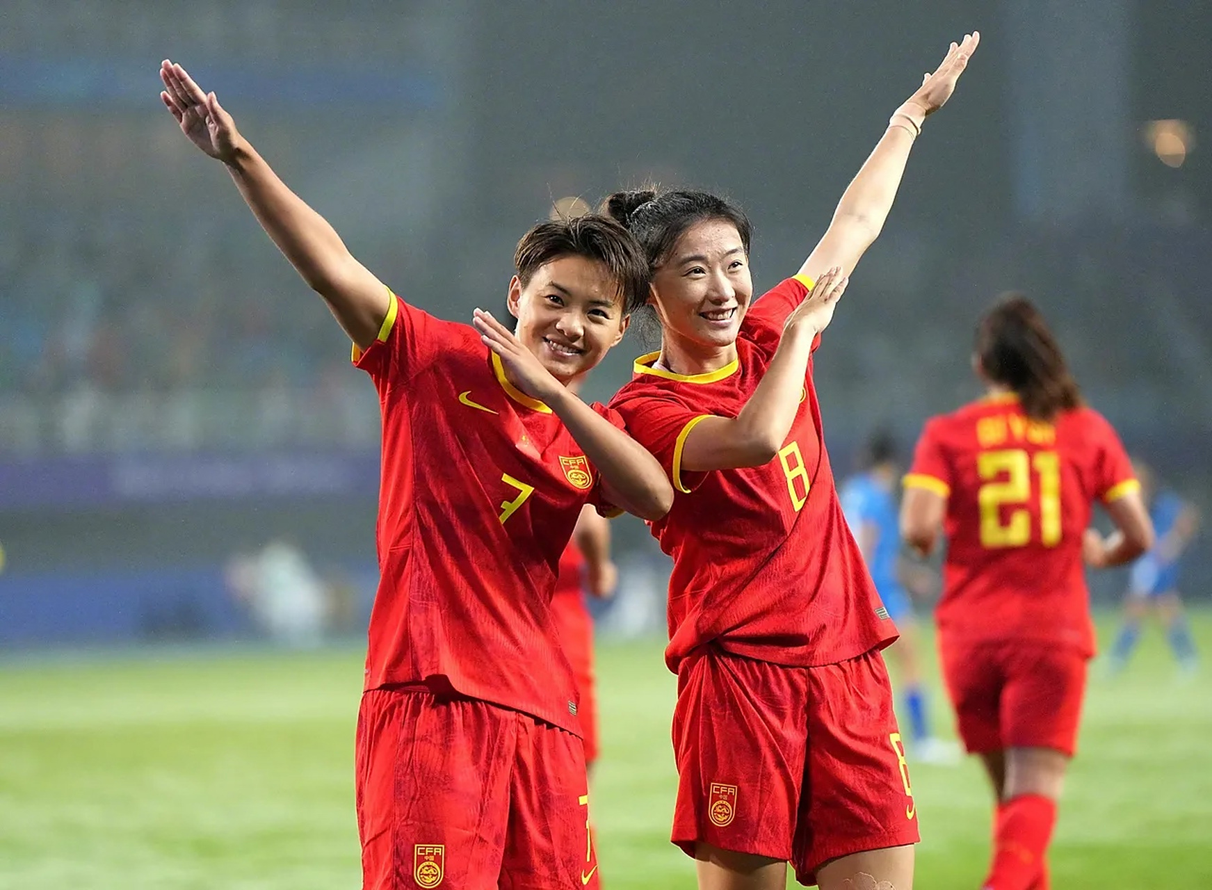 中国女足球员在国际比赛中取得辉煌胜利 中国女足球员在国际比赛中取得辉煌胜利