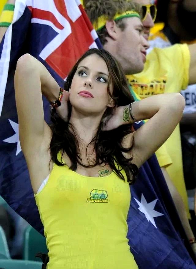 全球足球界聚焦女性选手表现,引发热议 全球足球界聚焦女性选手表现,引发热议