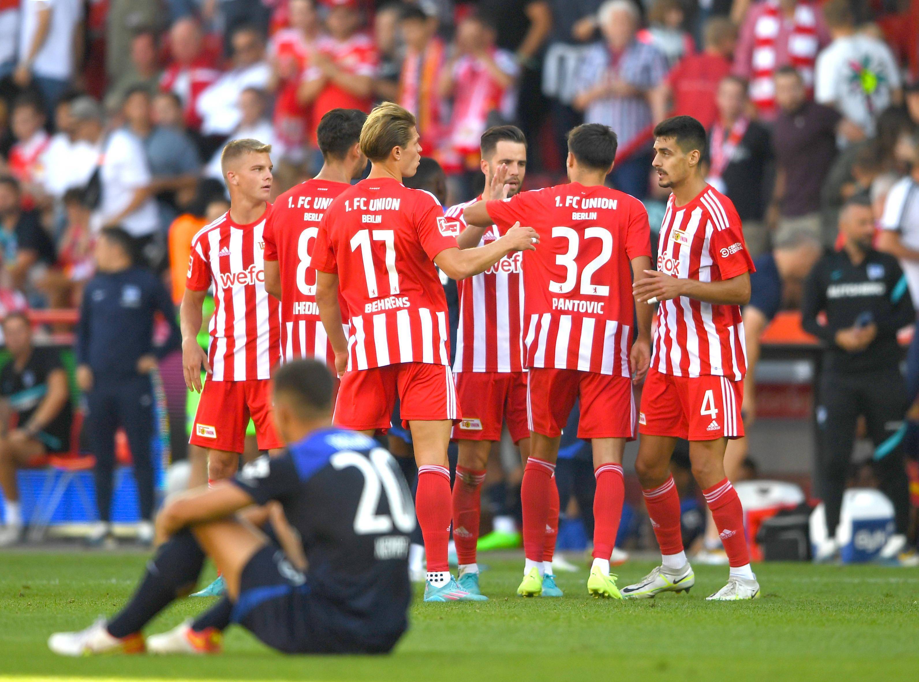 开云体育官方网站-沙尔克04客场失利，抢救保级形势困难