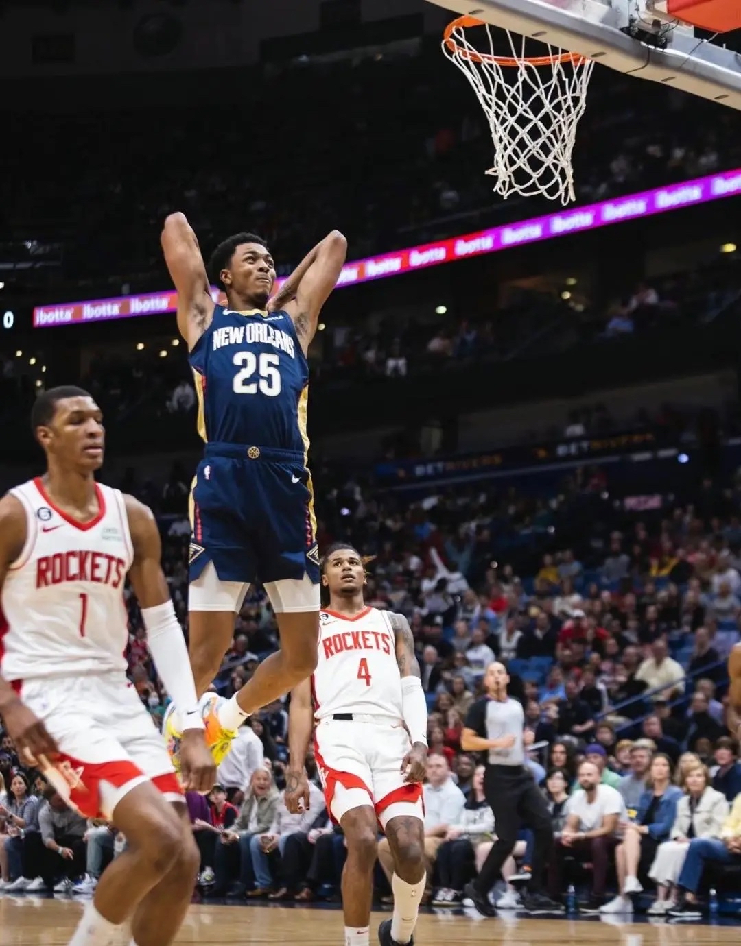 开云体育登录-开拓者再度失利，麦科勒姆全场高效砍下27分4篮板4助攻