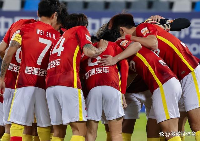 恒大外援梅开二度,帮助球队继续领跑中超积分榜 恒大外援梅开二度,帮助球队继续领跑中超积分榜