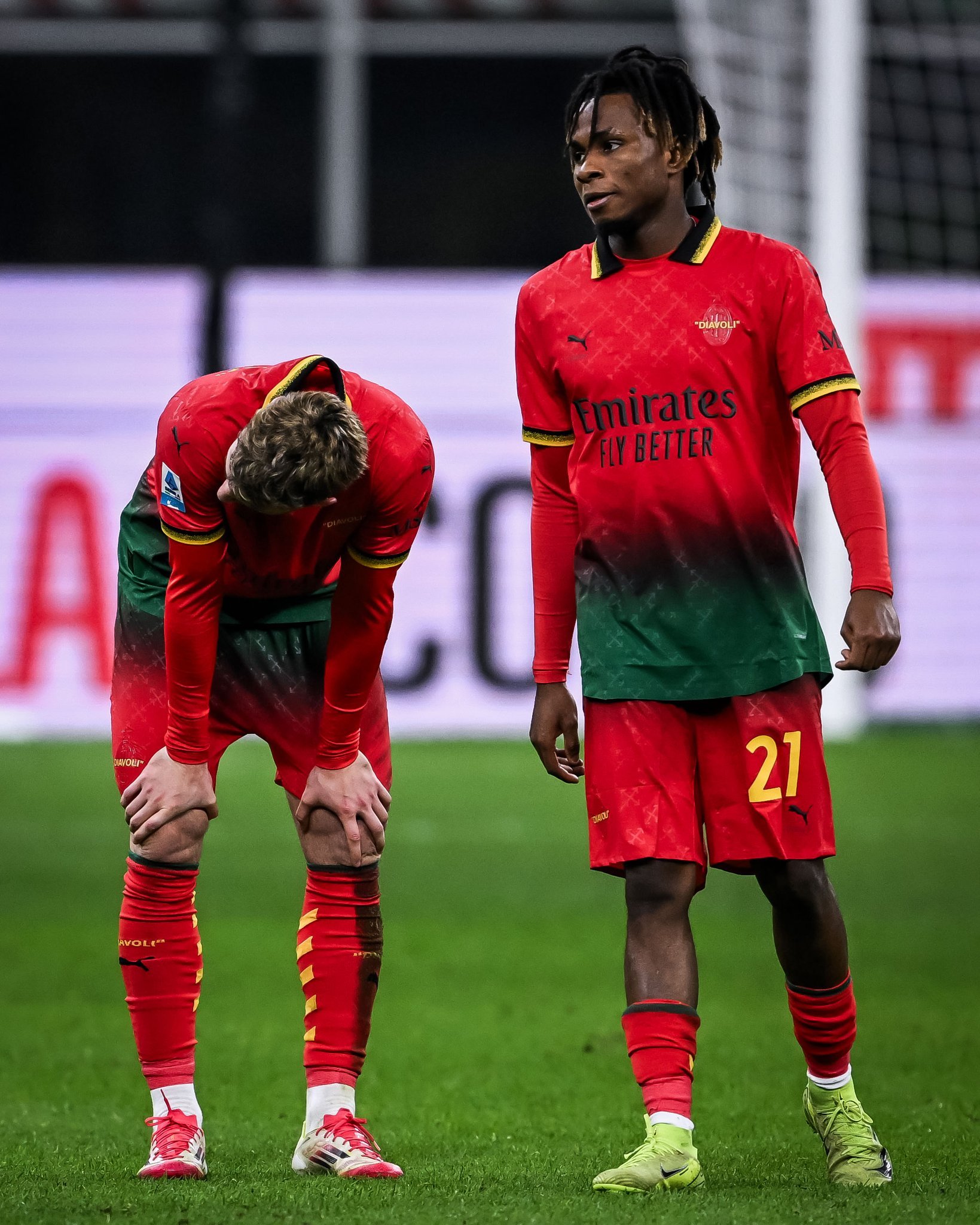 包含意大利在欧预赛中惨败，球迷失望不已的词条