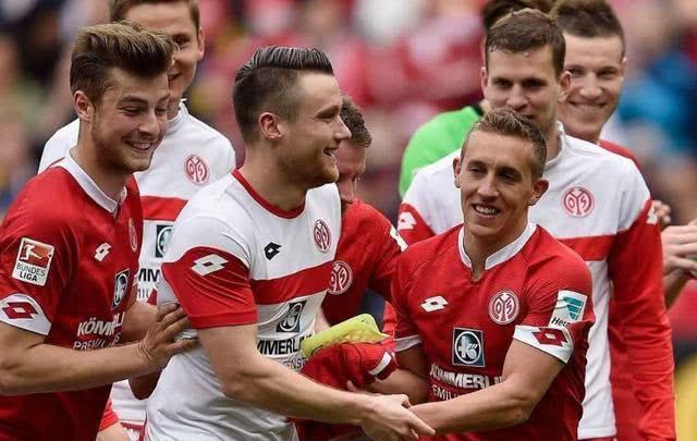 关于不莱梅客场战胜对手,保留保级希望的信息 关于不莱梅客场战胜对手,保留保级希望的信息